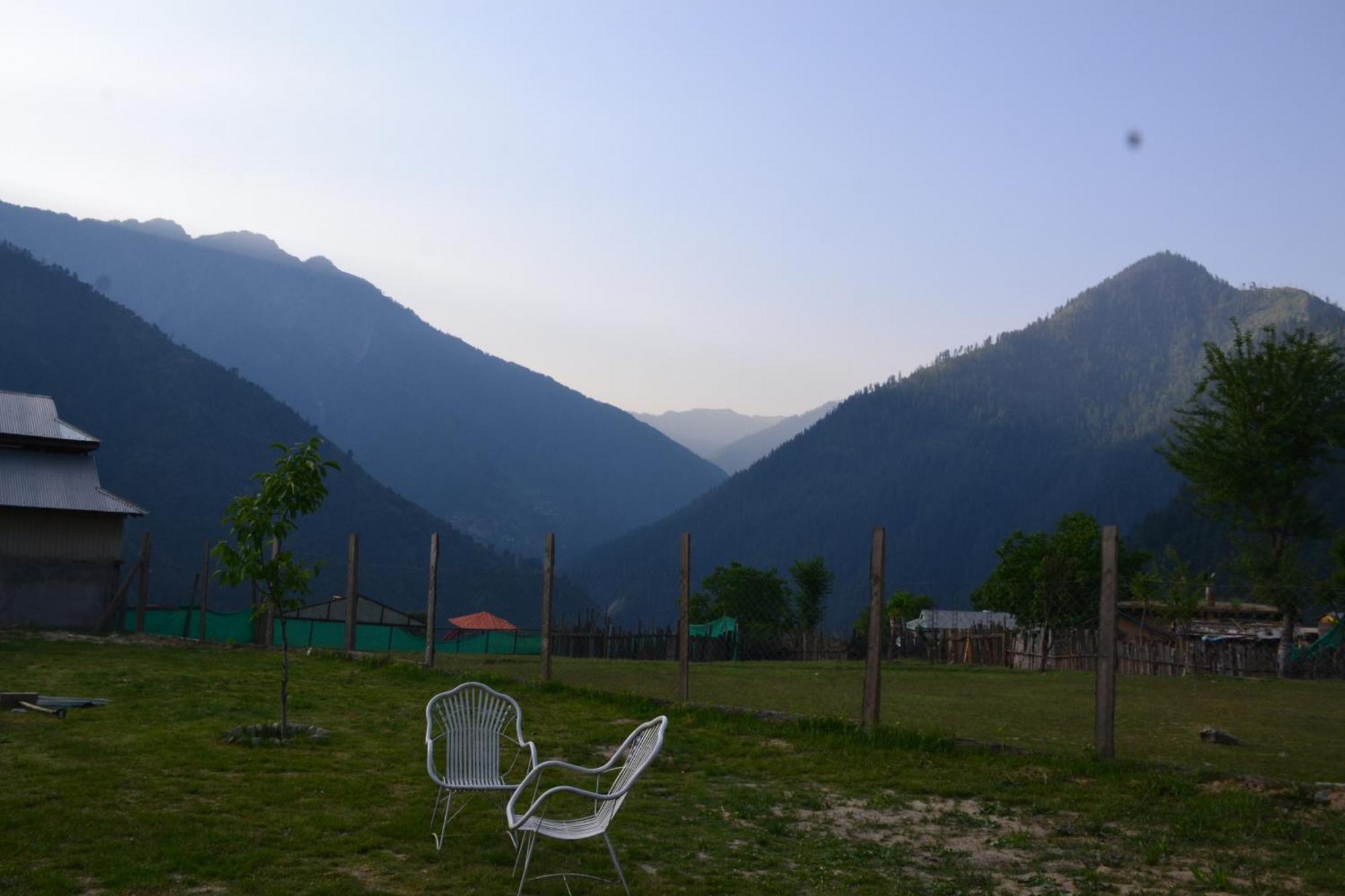 West End Lodges Neelum Dış mekan fotoğraf
