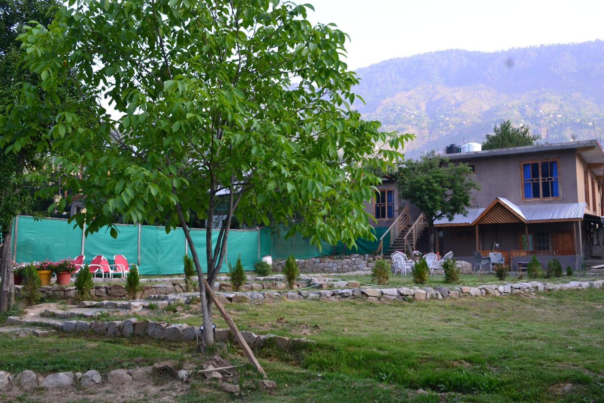 West End Lodges Neelum Dış mekan fotoğraf