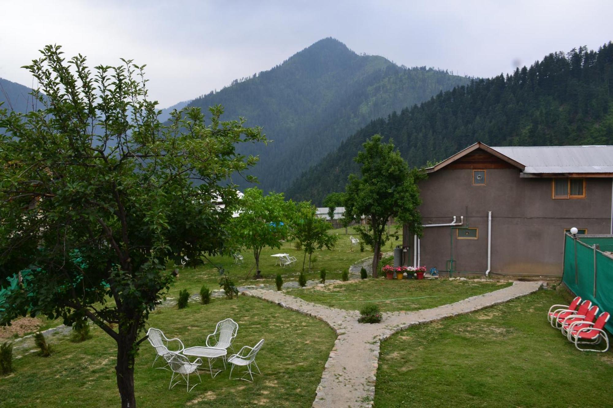 West End Lodges Neelum Dış mekan fotoğraf