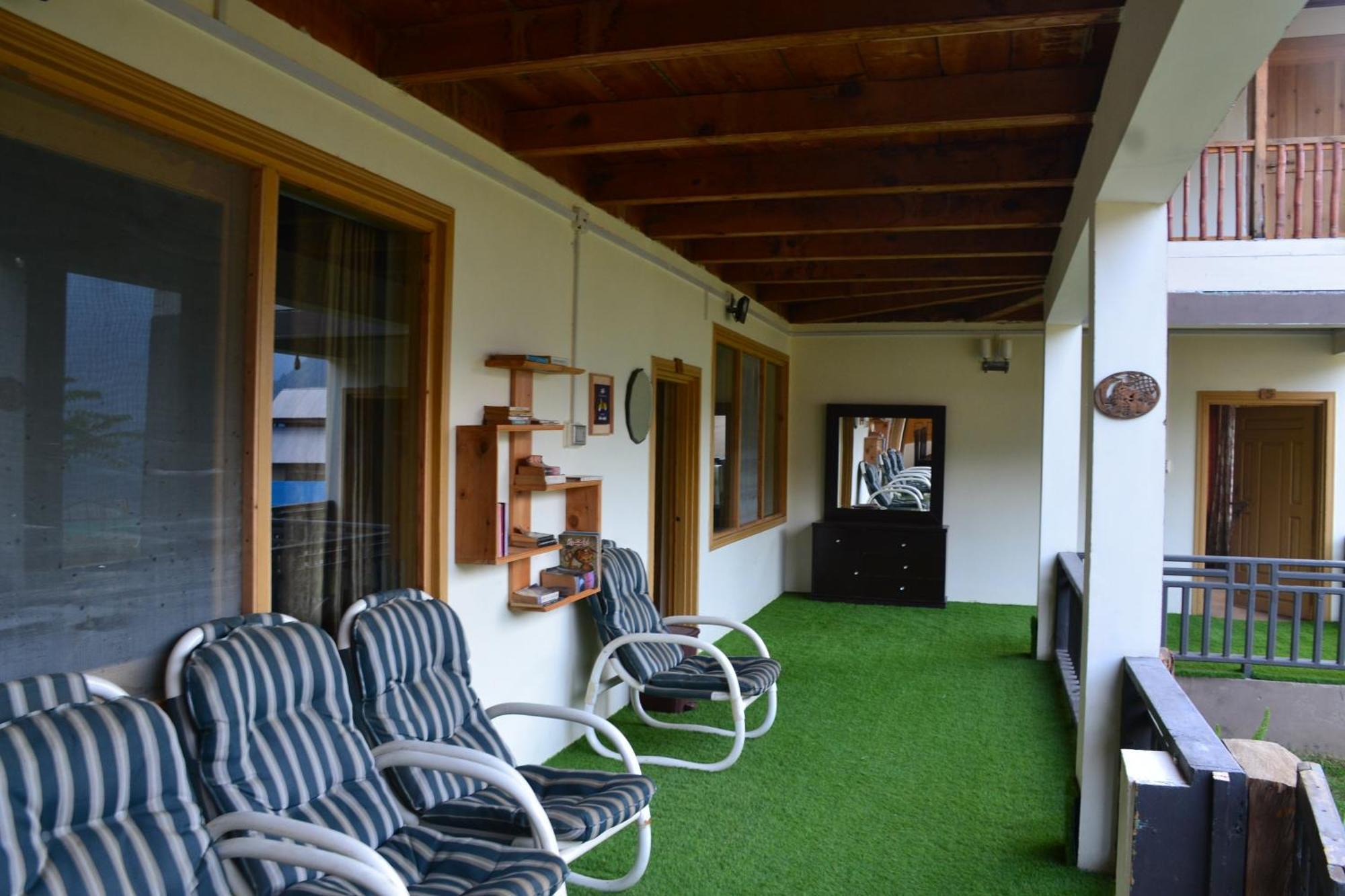 West End Lodges Neelum Dış mekan fotoğraf