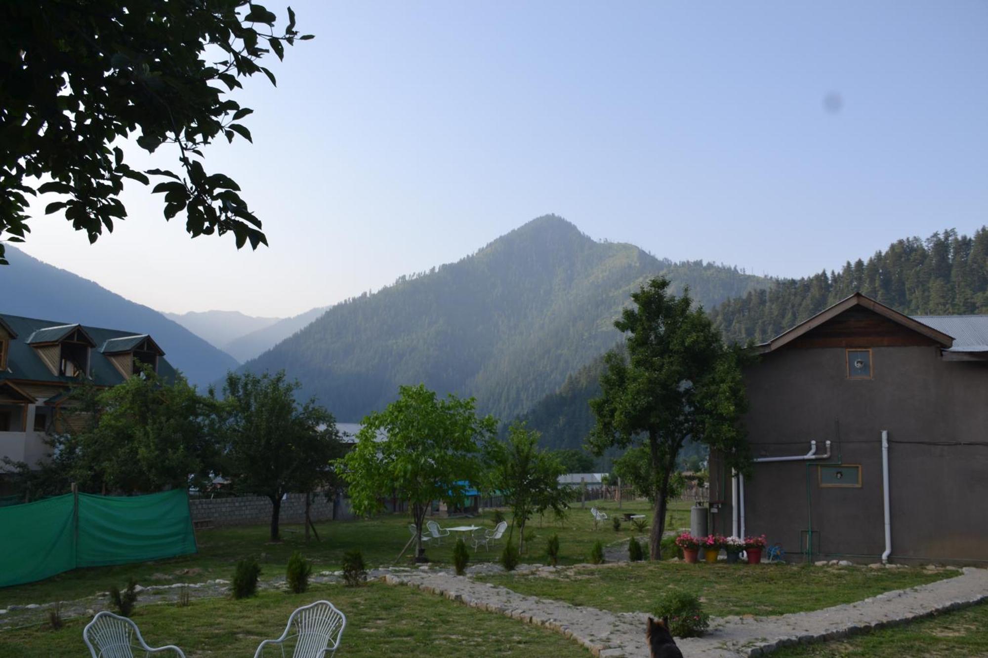 West End Lodges Neelum Dış mekan fotoğraf