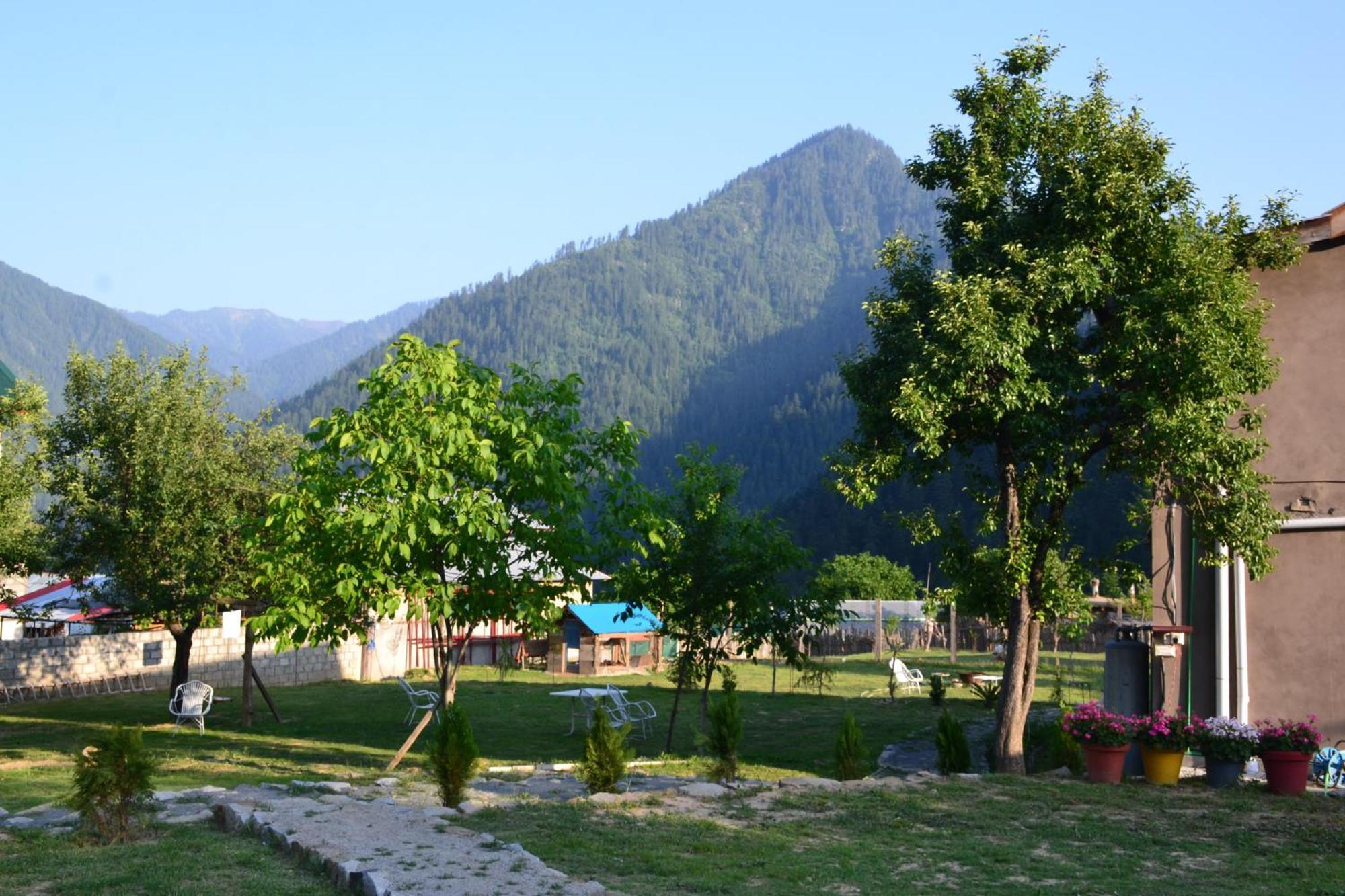 West End Lodges Neelum Dış mekan fotoğraf