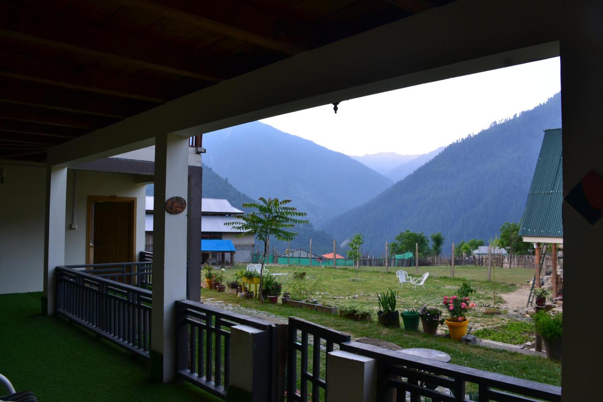 West End Lodges Neelum Dış mekan fotoğraf
