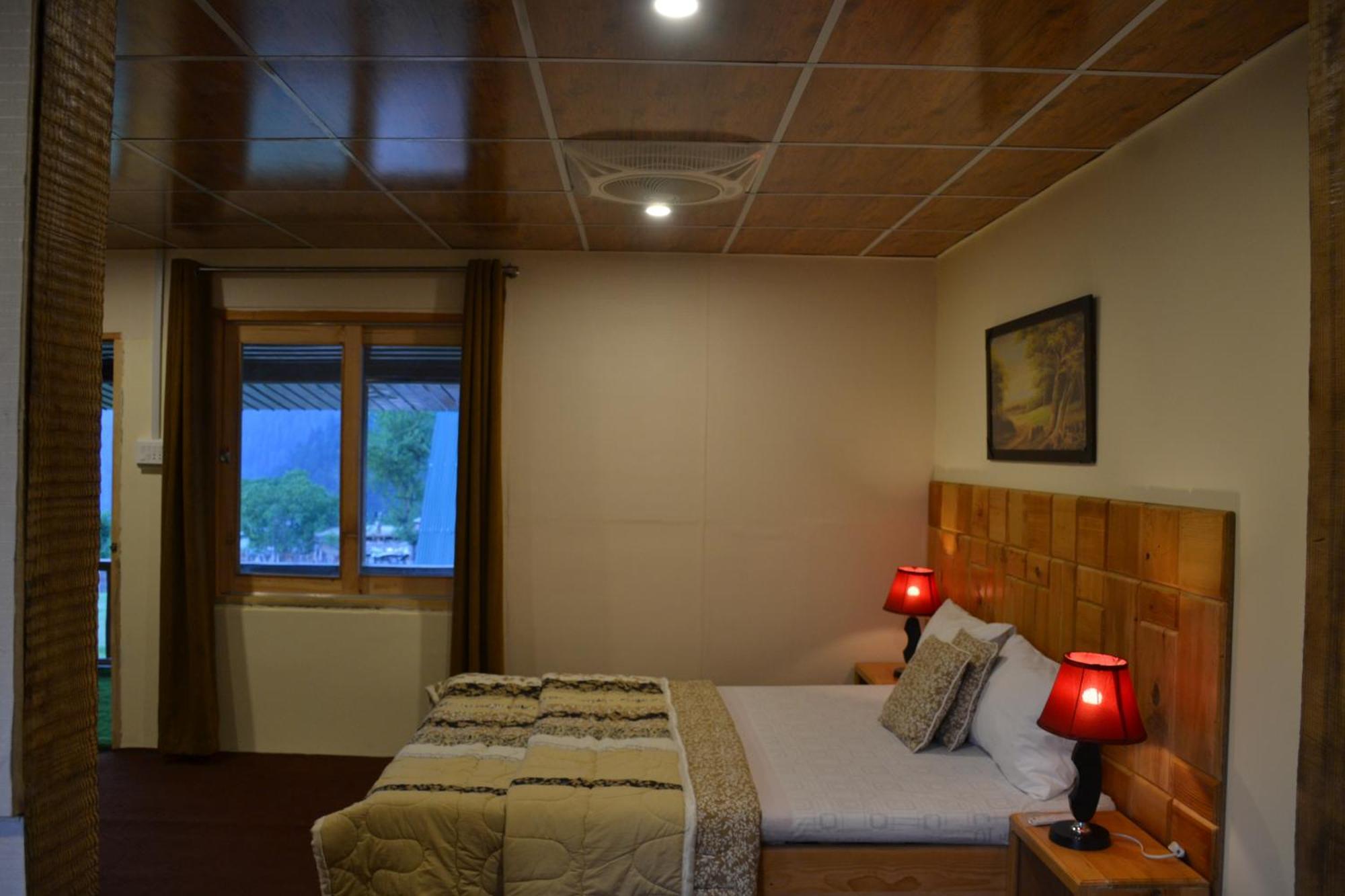 West End Lodges Neelum Dış mekan fotoğraf