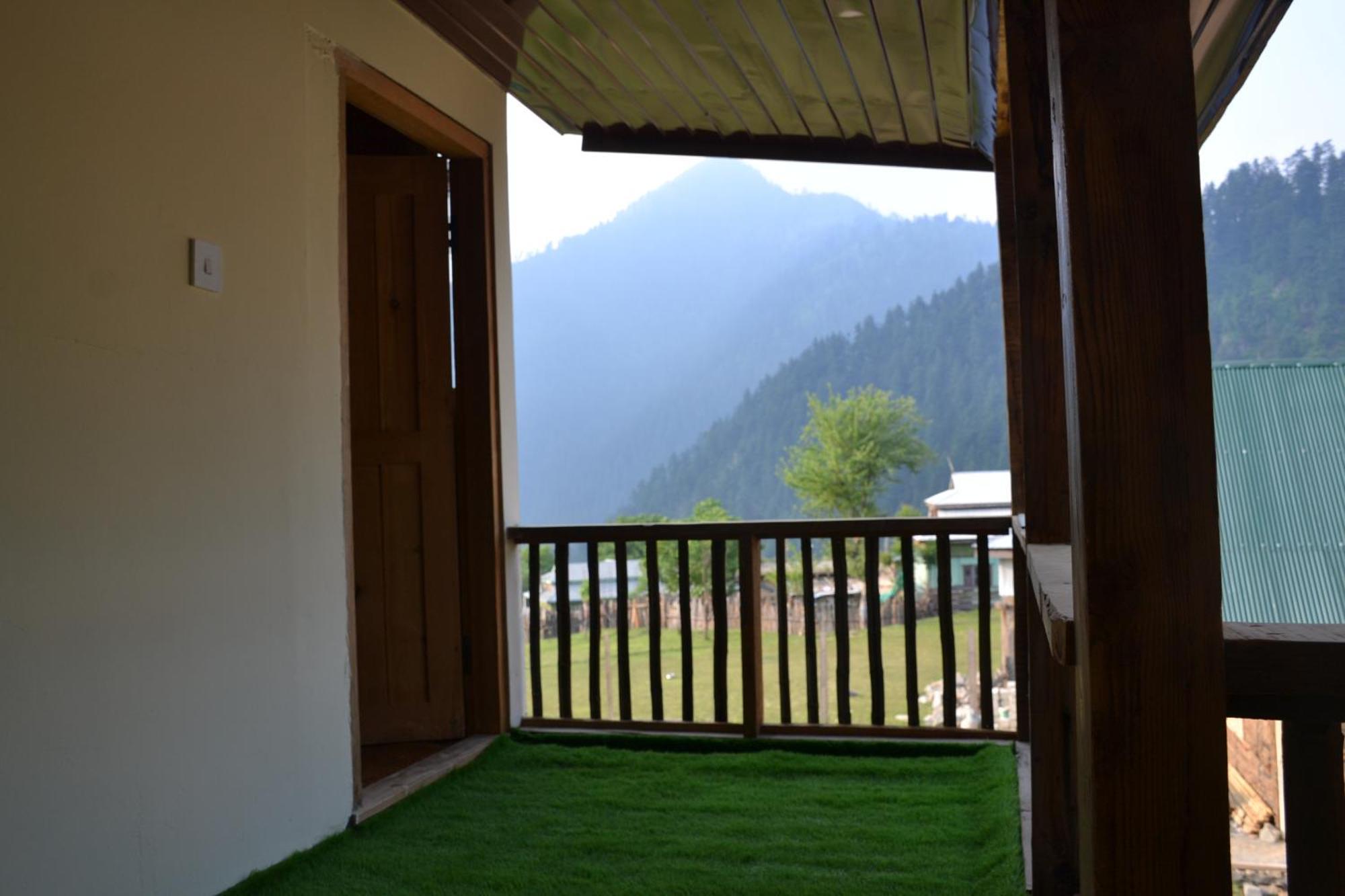 West End Lodges Neelum Dış mekan fotoğraf