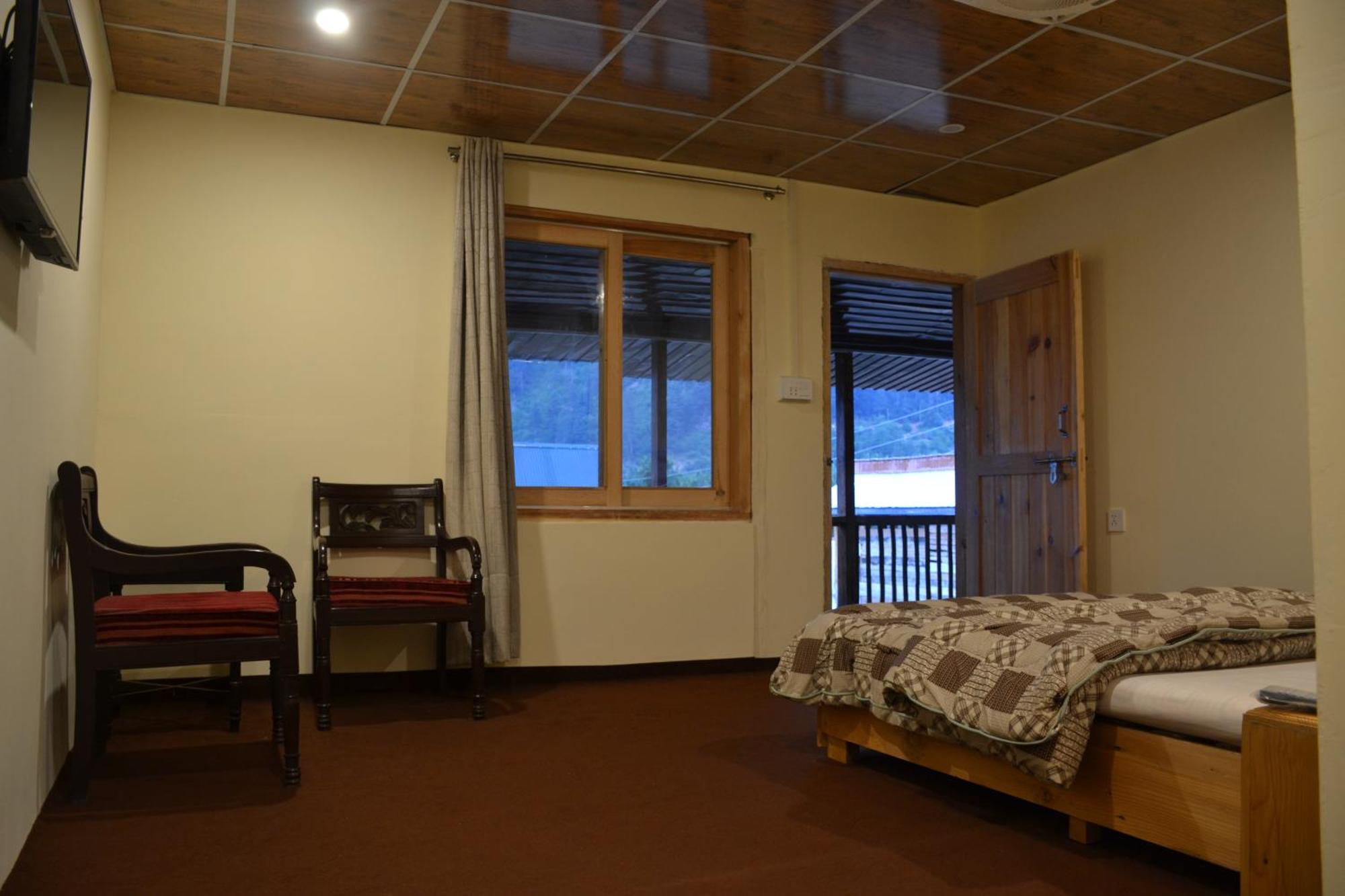 West End Lodges Neelum Dış mekan fotoğraf