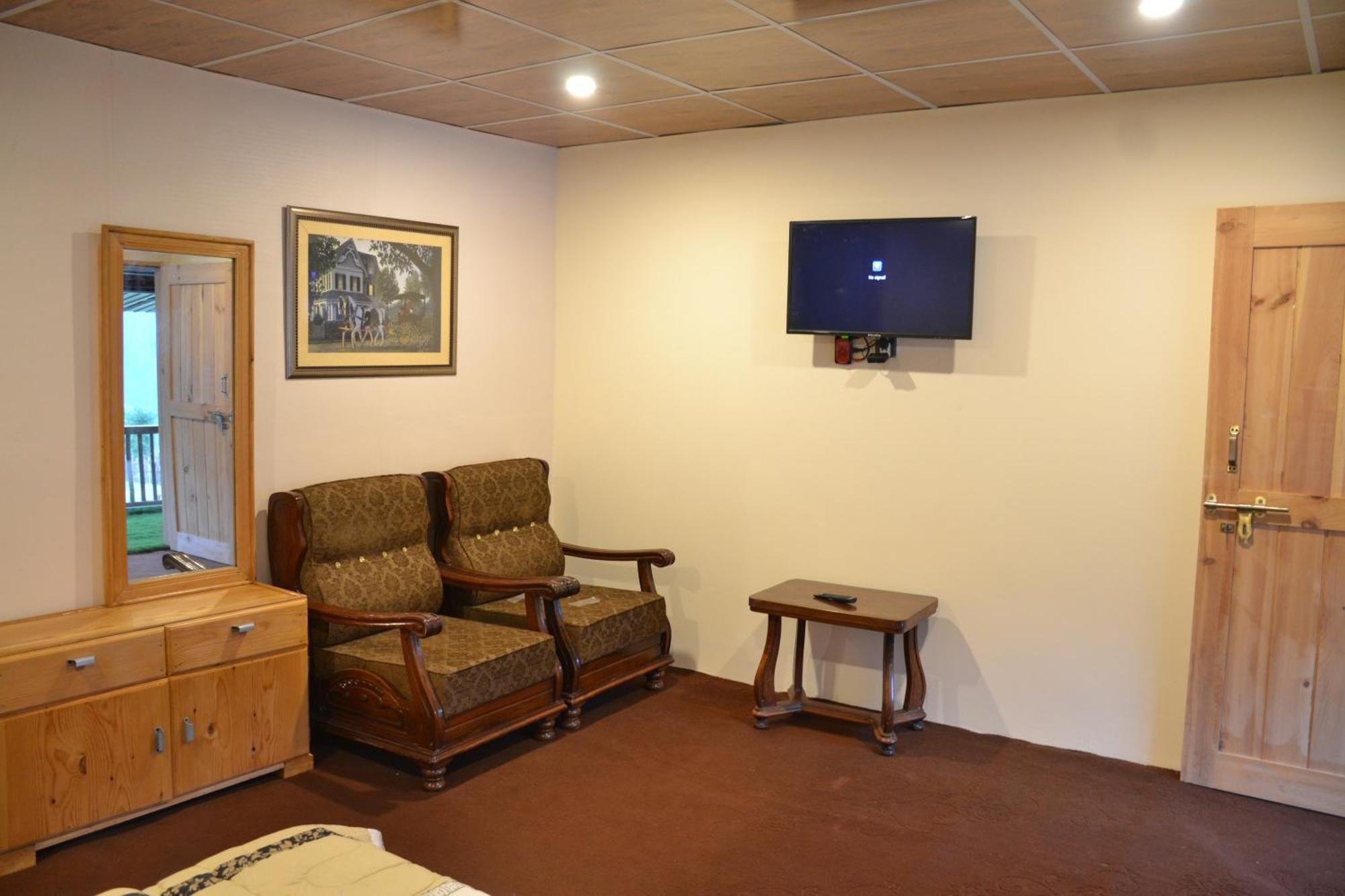 West End Lodges Neelum Dış mekan fotoğraf