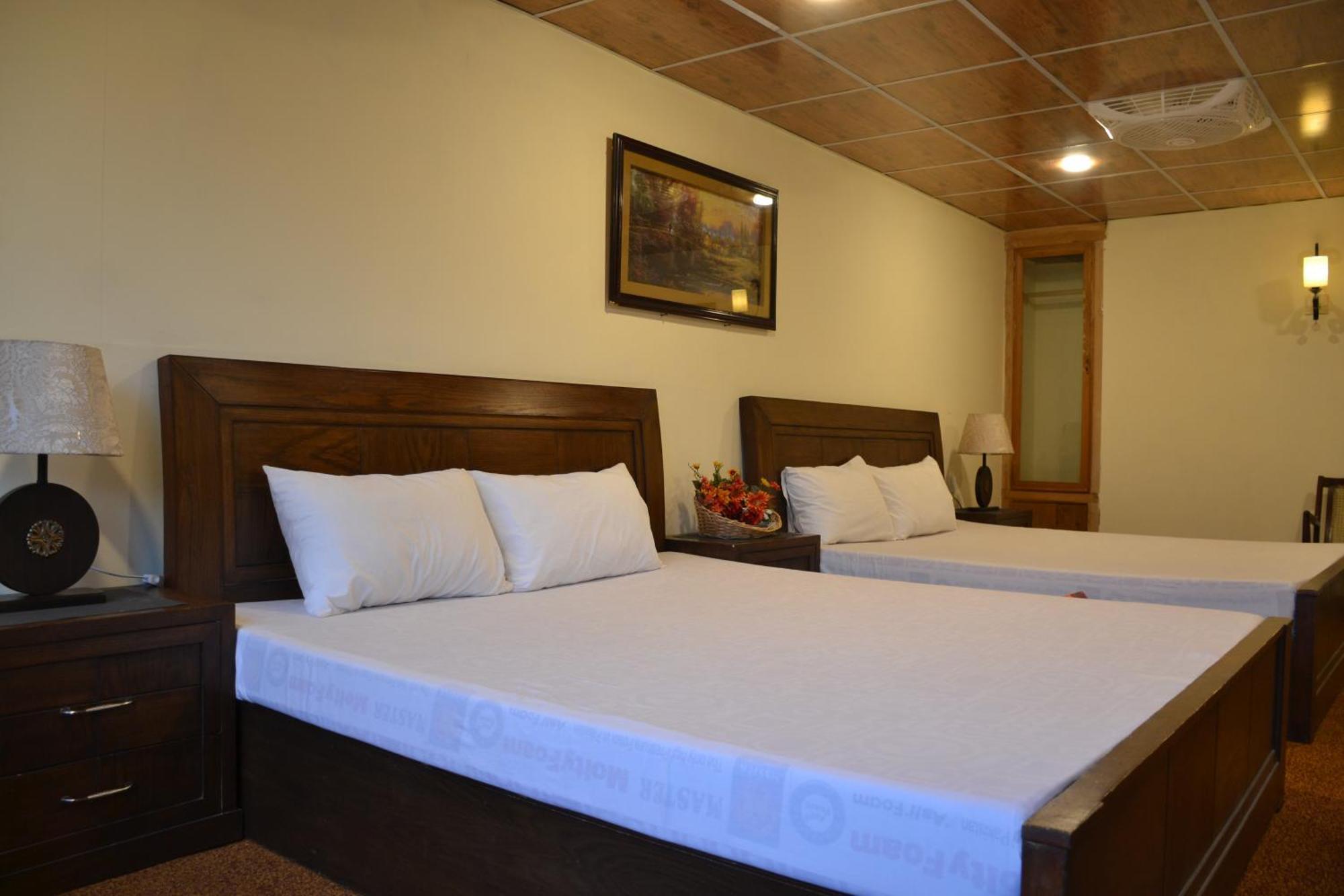 West End Lodges Neelum Dış mekan fotoğraf