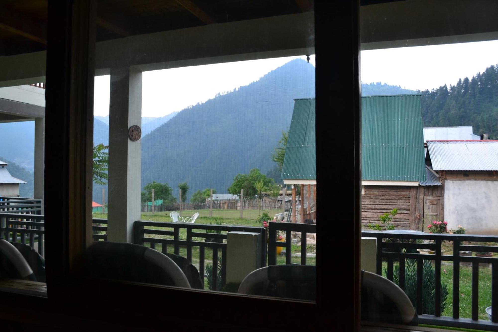 West End Lodges Neelum Dış mekan fotoğraf