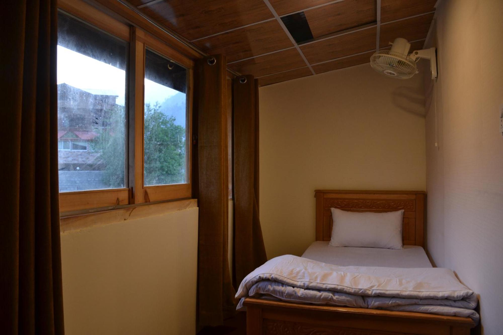 West End Lodges Neelum Dış mekan fotoğraf