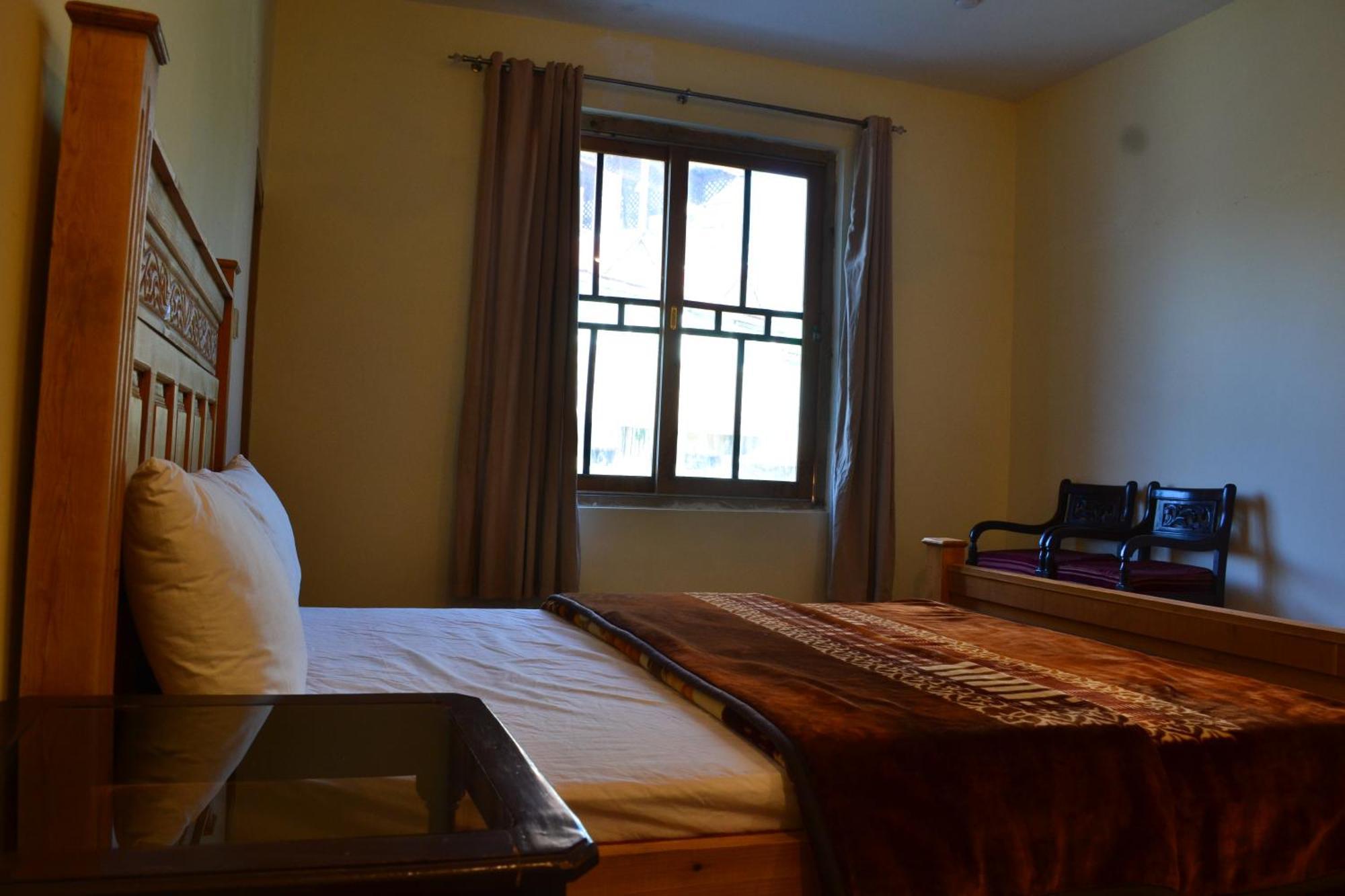 West End Lodges Neelum Dış mekan fotoğraf