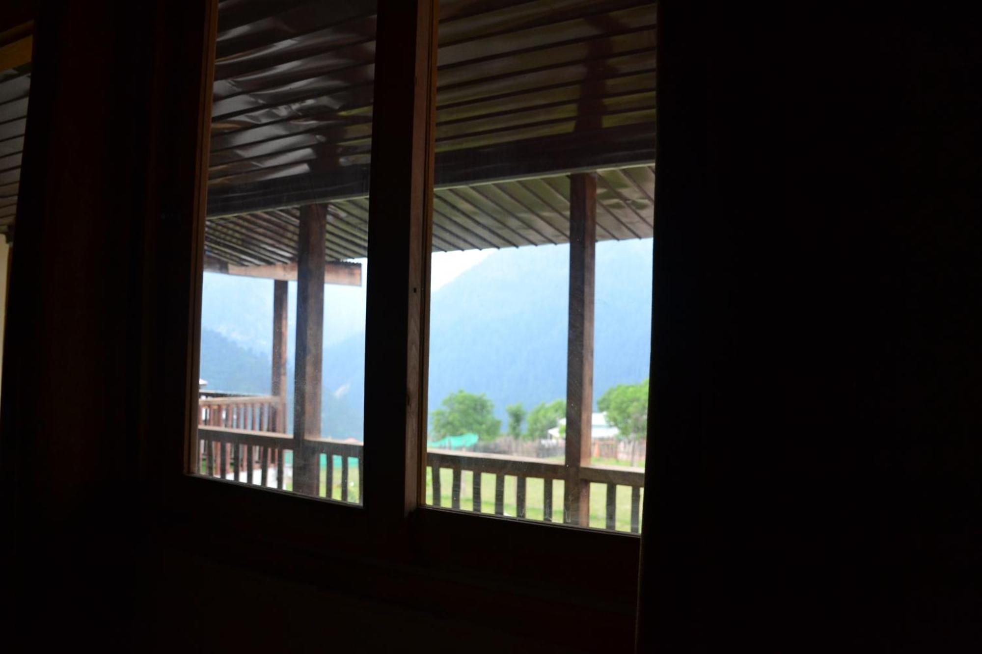 West End Lodges Neelum Dış mekan fotoğraf