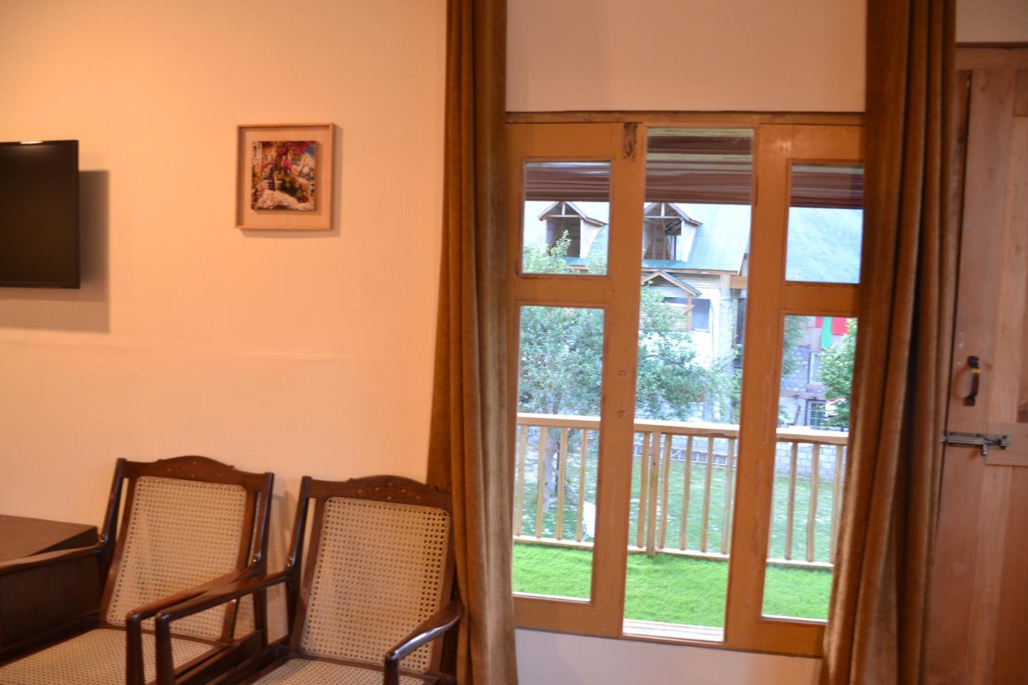 West End Lodges Neelum Dış mekan fotoğraf