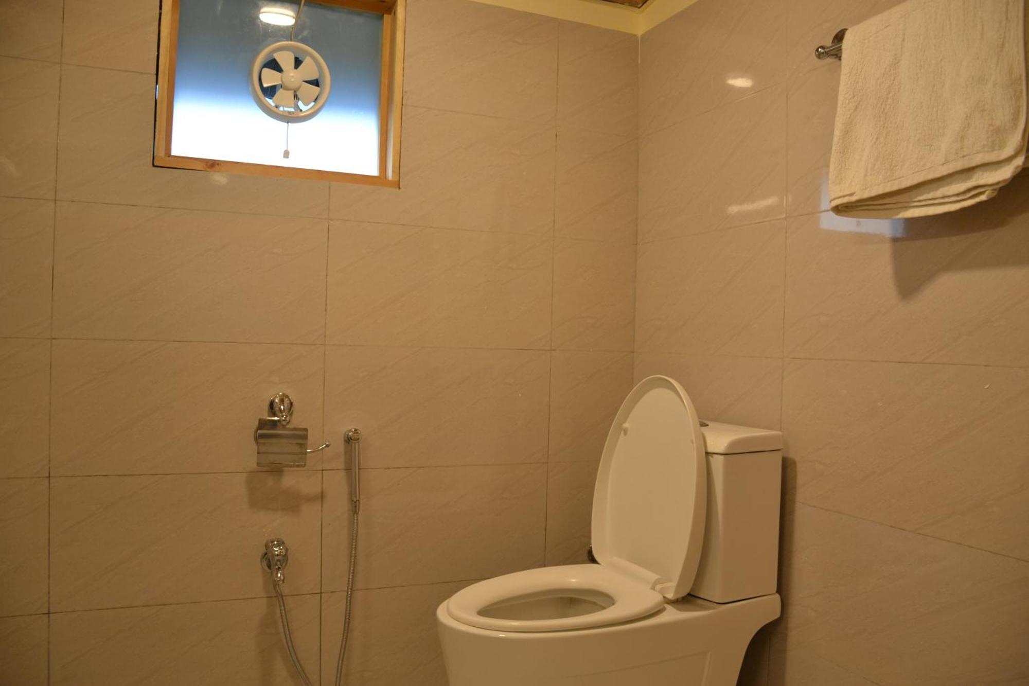 West End Lodges Neelum Dış mekan fotoğraf