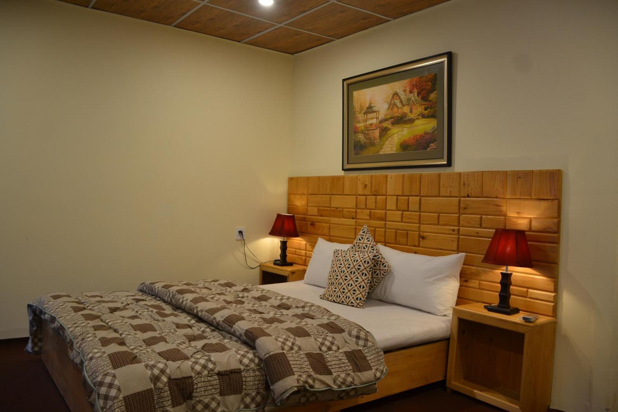 West End Lodges Neelum Dış mekan fotoğraf