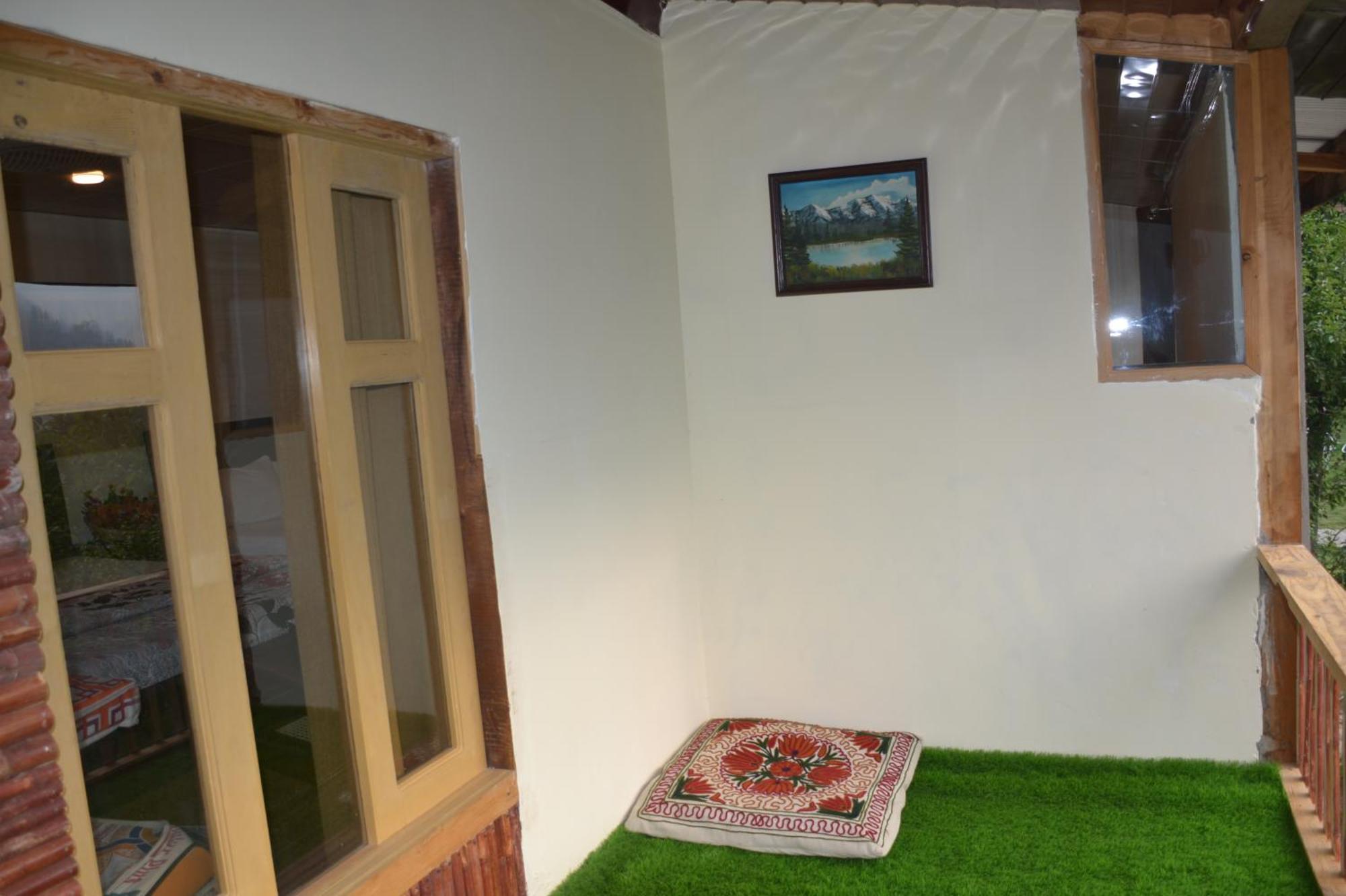 West End Lodges Neelum Dış mekan fotoğraf