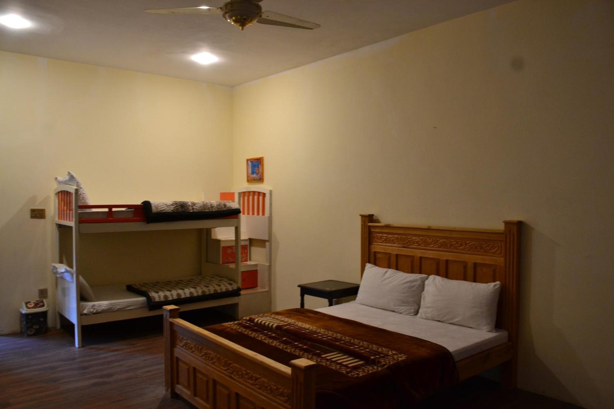 West End Lodges Neelum Dış mekan fotoğraf