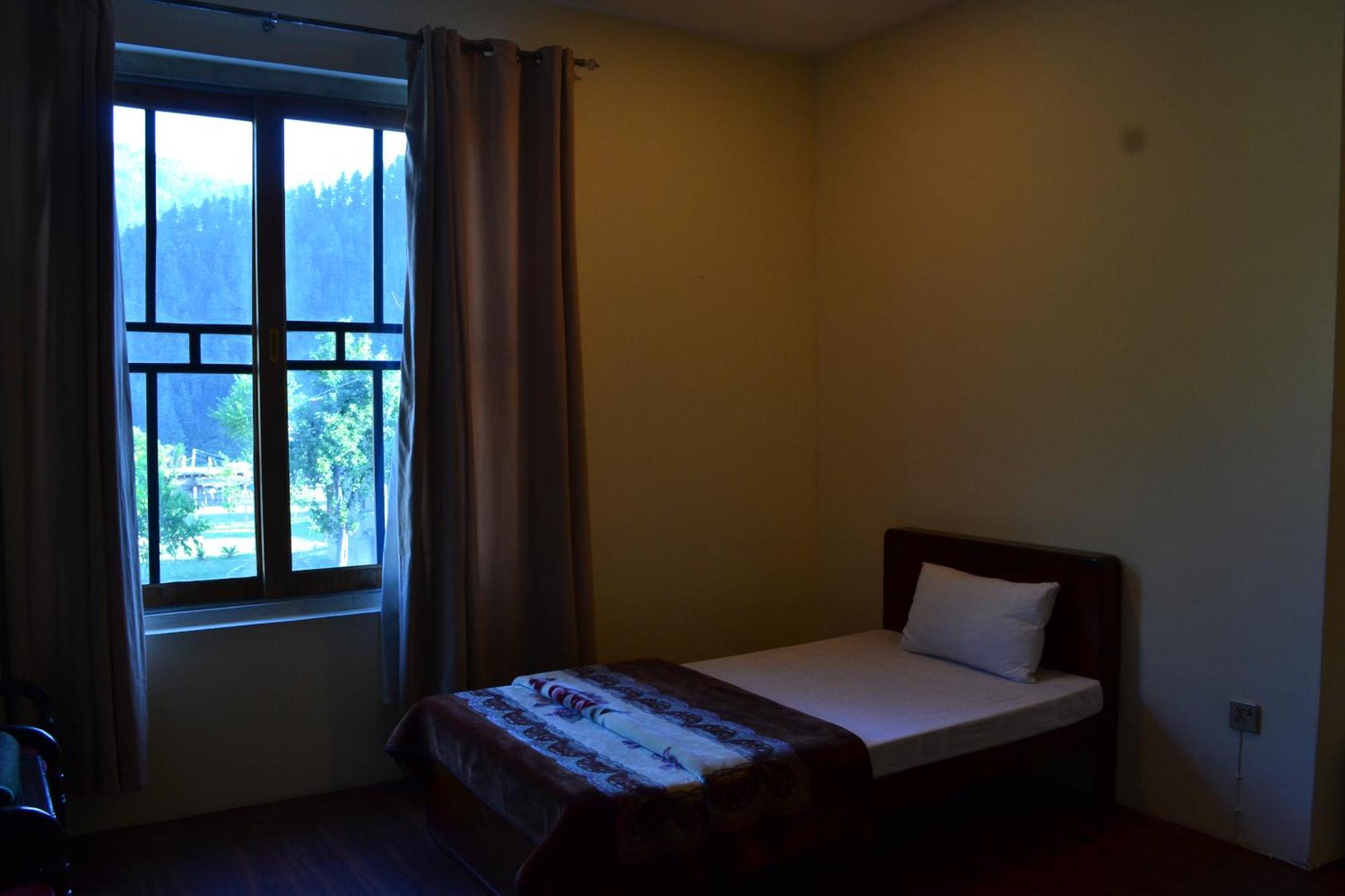 West End Lodges Neelum Dış mekan fotoğraf