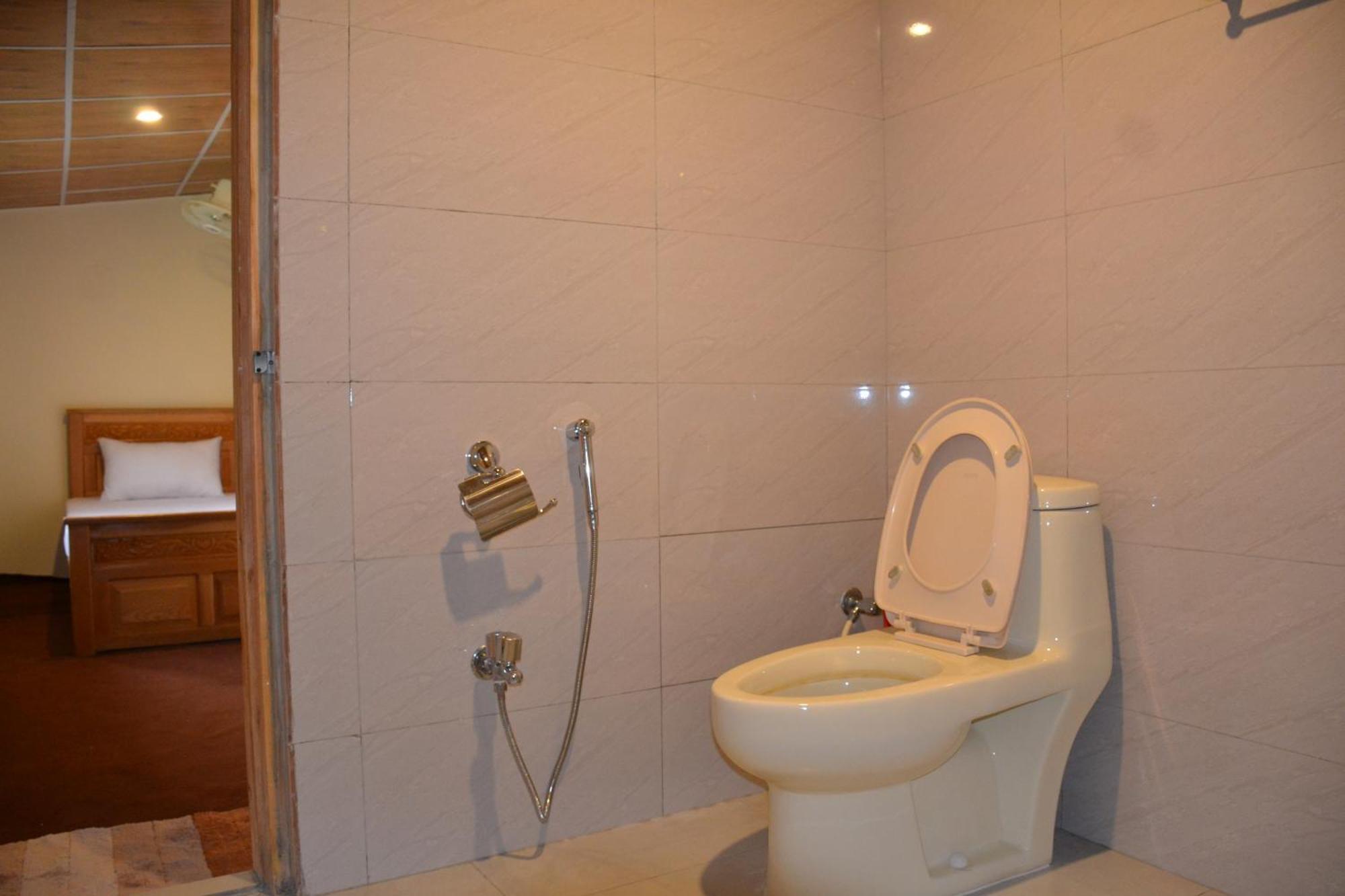 West End Lodges Neelum Dış mekan fotoğraf