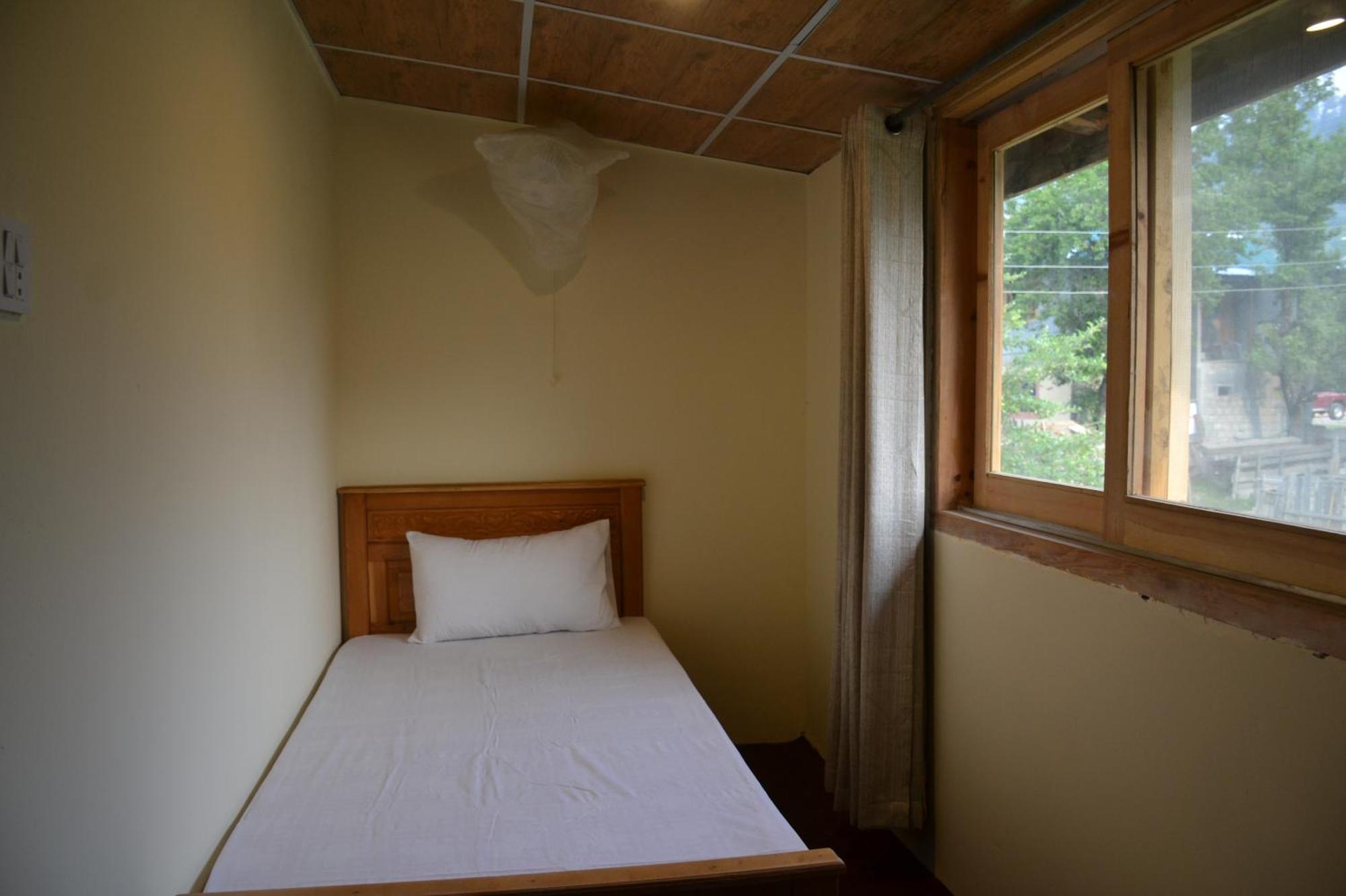 West End Lodges Neelum Dış mekan fotoğraf